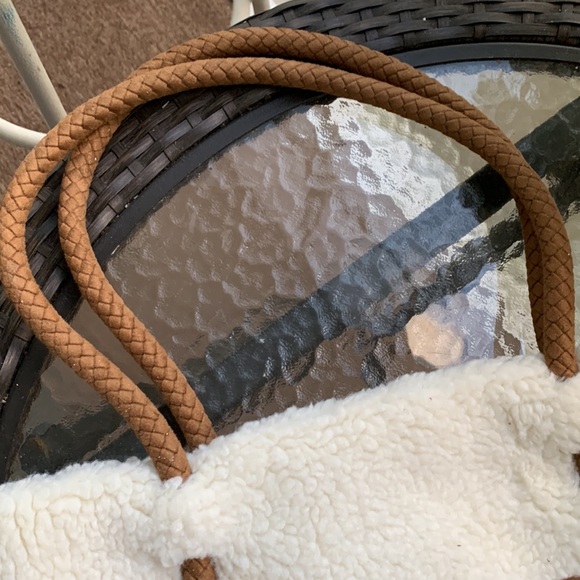 NWOT faux suede and shearling winter tote - Picture 4 of 8